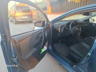 Toyota Auris 140CV - Hibrido automático