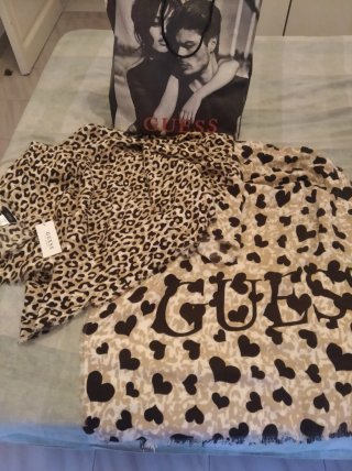 Fular Guess Nuevo