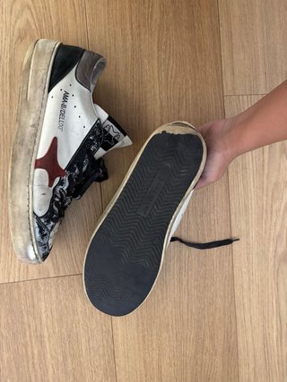 Sneakers