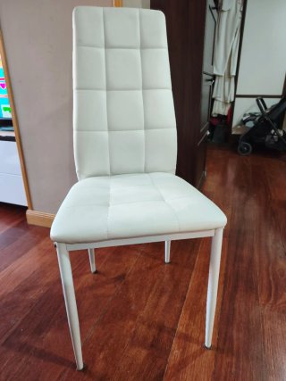 Mesa de Salón ExtensibleBlanca y 4 Sillas