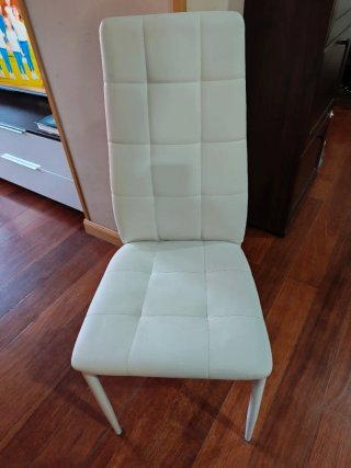 Mesa de Salón ExtensibleBlanca y 4 Sillas