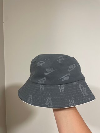 Gorro Nike Edición Limitada Gris