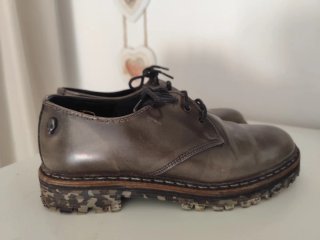 Zapatos Dr. Martens grises talla 37