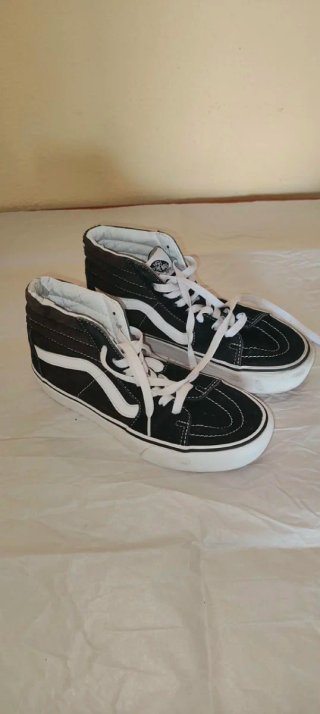 Zapatillas Vans Sk8-Hi Negras y Blancas