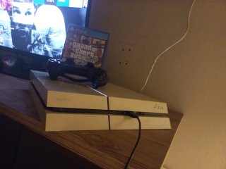 Console Sony PS4 Bianca + Gioco GTA V e controller
