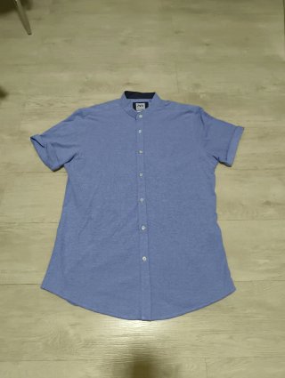 Camisa Zara azul claro cuello mao M