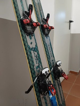 Equipo esquí travesia/montaña.