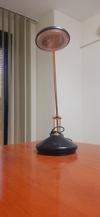 Lámpara de escritorio flexo metal