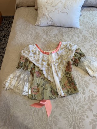 Traje de fallera niña con manteletas