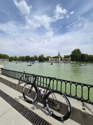 Orbea M30i 2024 con ruedas de carbono