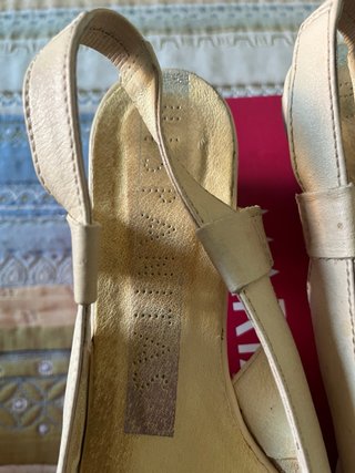 Sandalias Beige Mujer