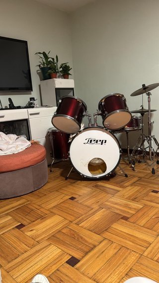 Batería Acústica Jeep