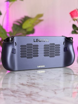 Z1 Extreme 1TB Lenovo Legion Go S