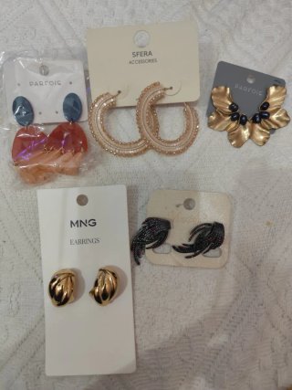 Conjunto de brincos variados