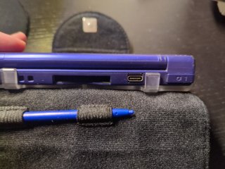 Nintendo DSi USB-C 16GB extras