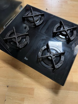 Horno Teka con encimera de 4 fuegos