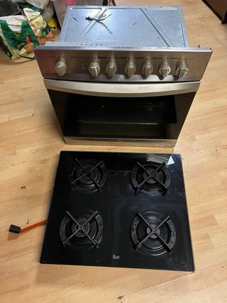 Horno Teka con encimera de 4 fuegos