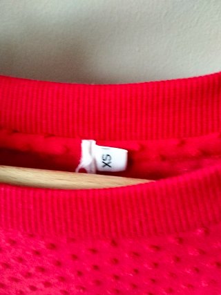 Jersey Rojo con Detalle Plumeti