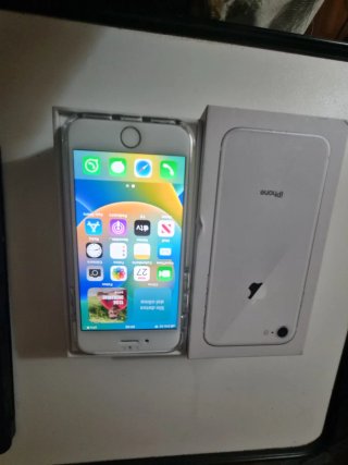 iPhone 8 64 GB Plata