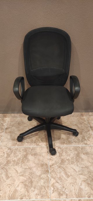 SILLA DE OFICINA NEGRA