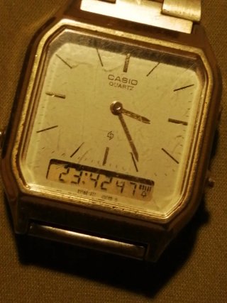 Reloj Casio Analógico-Digital Plateado