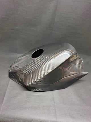 Depósito Yamaha R1 R1M en fibra de Carbono