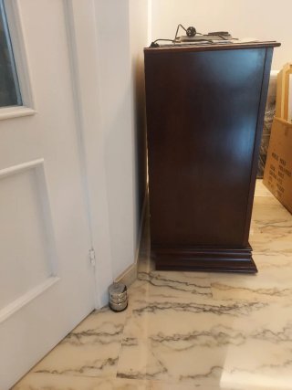 Estantería baja de madera