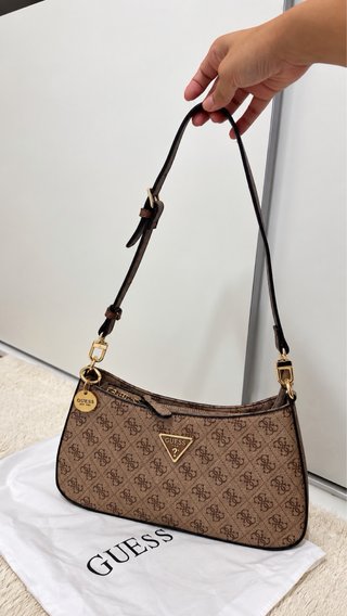 Bolso Guess Marrón y Dorado