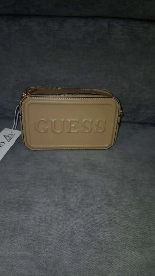 Bolso Guess Beige con Correa Negra