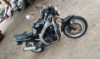Suzuki Naked Negra