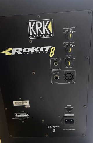 Monitores KRK Rokit 8 con Soportes Audiba
