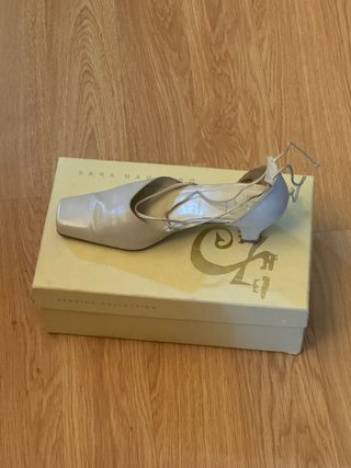 Zapatos Sara Navarro – color crema/beige