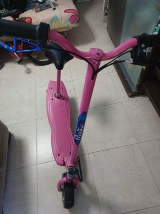 Patinete eléctrico azul o rosa