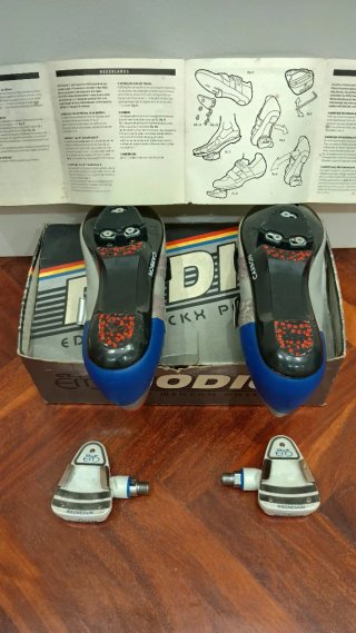 Zapatillas y pedales ciclismo Eddy Merckx Podio