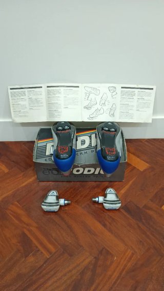 Zapatillas y pedales ciclismo Eddy Merckx Podio