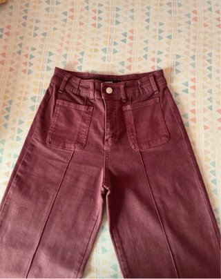 Pantalones tejanos largos rectos burdeos NOON
