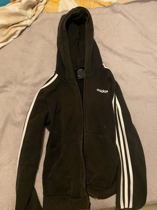 Chaqueta con capucha adidas negra