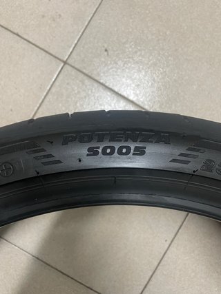 Neumático Bridgestone Potenza S005 235/35 R19
