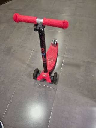 Patinete Micro Rojo y Negro