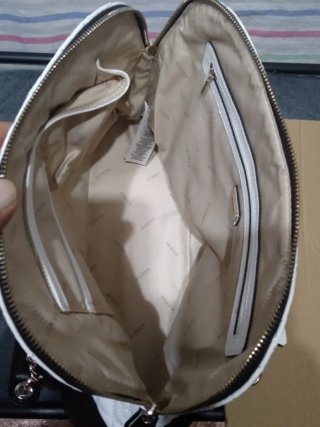 Bolso Guess blanco y negro