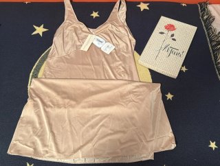 Camisón beige de satén