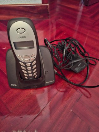 Teléfono Inalámbrico Gigaset A140 Base y Cargador.