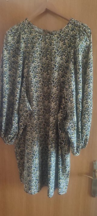 Vestido con estampado floral