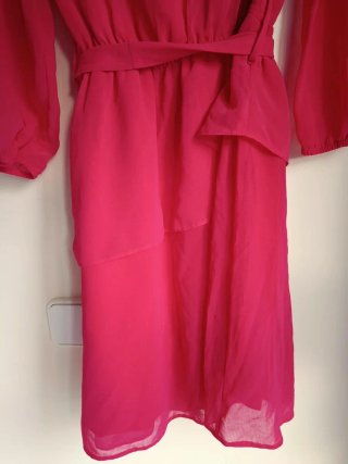 Vestido Corto Rosa con Lazado