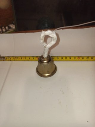 Campanelle di metallo, come mostrato nelle foto