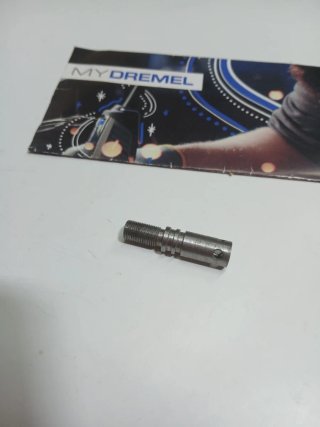 Punta de eje Dremel 3000 en buen estado.
