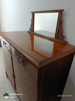 Aparador vintage in legno classico