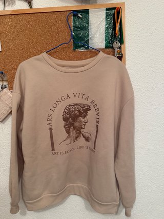 Sudadera Beige con Estampado Clásico