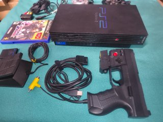 Lote PlayStation 2 (PS2) con pistola logic3 y mas.