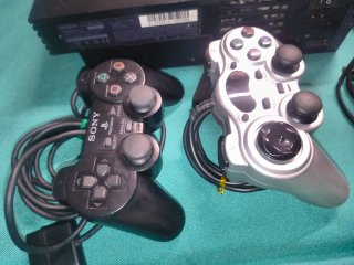 Lote PlayStation 2 (PS2) con pistola logic3 y mas.